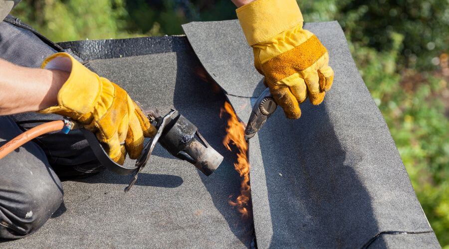 Professional gutter cleaning in Lebanon, NE
